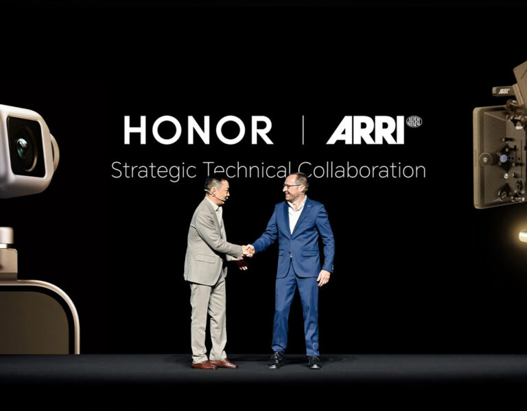 HONOR CEO James Li and ARRI MD David Bermbach at the MWC 2026 announcement shaking hands