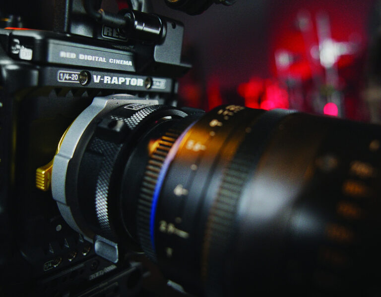 V-RAPTOR XE on a red background